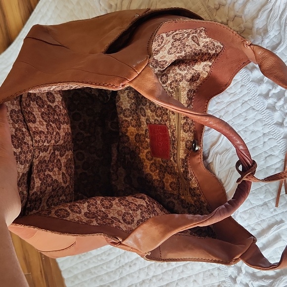 •hobo bag - Picture 12 of 16